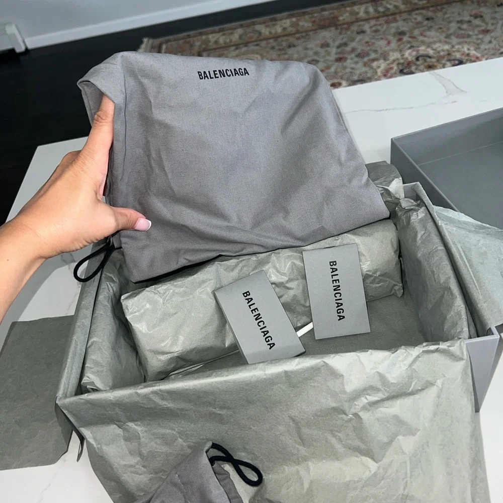 Balenciaga Cream Heels with Silver Detail - Picture 3 of 5